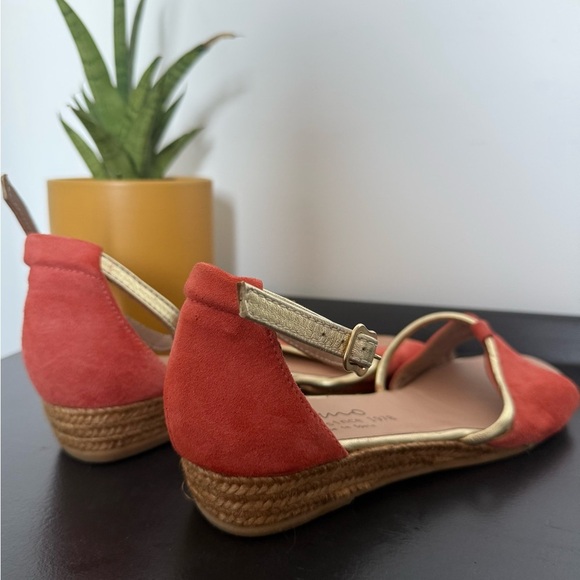 Salmon coral flat espadrille sandals with gold details - size 38 (US 8) NWOT - Picture 4 of 5